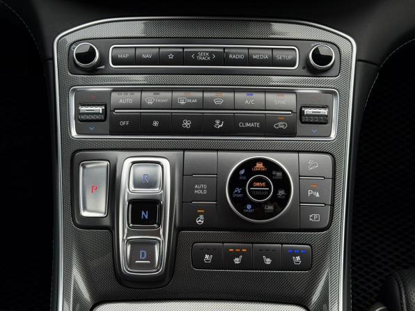 Hyundai Santa Fe IV Рестайлинг с пробегом 2021 года, цена 3 220 000 рублей, 85150 км, внедорожник, Автокод Объявления