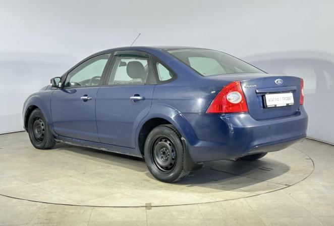 Ford Focus II Рестайлинг с пробегом 2010 года, цена 300 000 рублей, 289174 км, седан, Автокод Объявления