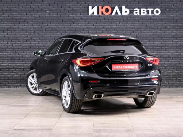 Infiniti Q30 с пробегом 2017 года, цена 1 850 000 рублей, 140126 км, хэтчбек, Автокод Объявления