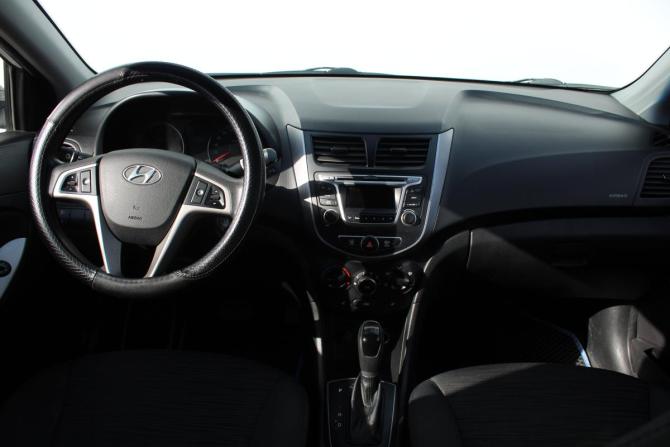 Hyundai Solaris I с пробегом 2014 года, цена 870 000 рублей, 196000 км, седан, Автокод Объявления