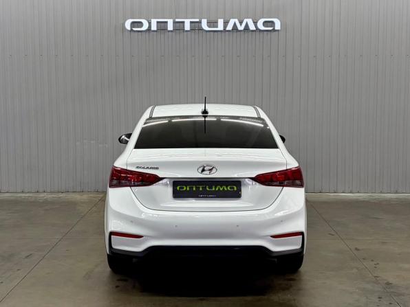 Hyundai Solaris II с пробегом 2018 года, цена 1 397 000 рублей, 125173 км, седан, Автокод Объявления