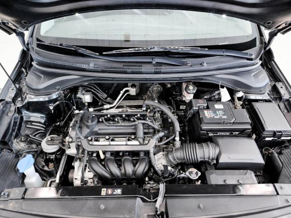 Hyundai Solaris II с пробегом 2017 года, цена 1 099 000 рублей, 101950 км, седан, Автокод Объявления