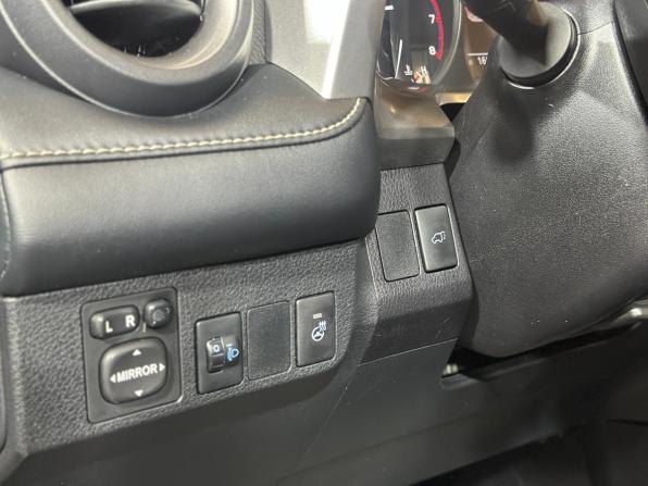 Toyota RAV4 IV (XA40) Рестайлинг с пробегом 2017 года, цена 2 165 000 рублей, 166418 км, внедорожник, Автокод Объявления