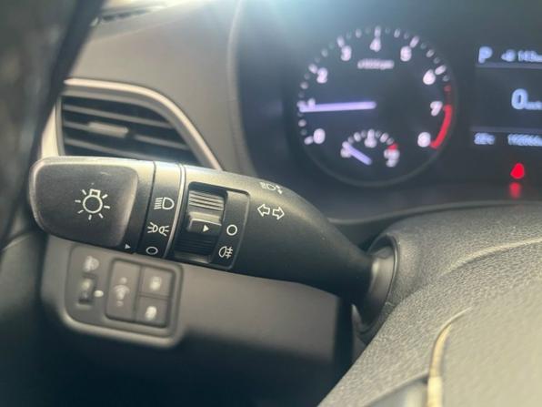 Hyundai Solaris II с пробегом 2017 года, цена 1 080 000 рублей, 192000 км, седан, Автокод Объявления