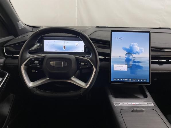 Geely Preface I с пробегом 2024 года, цена 2 470 000 рублей, 28772 км, седан, Автокод Объявления