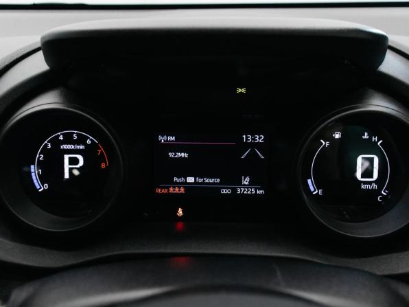 Toyota Yaris IV с пробегом 2020 года, цена 1 500 000 рублей, 37225 км, хэтчбек, Автокод Объявления