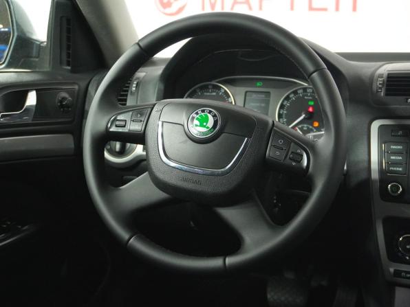 Skoda Octavia II (A5) Рестайлинг с пробегом 2011 года, цена 729 000 рублей, 214316 км, лифтбек, Автокод Объявления