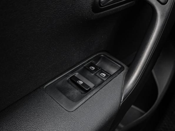 Volkswagen Polo V Рестайлинг с пробегом 2015 года, цена 745 000 рублей, 265767 км, седан, Автокод Объявления