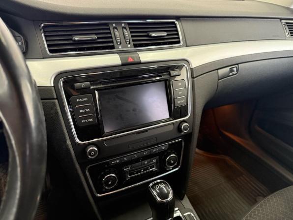 Skoda Superb II Рестайлинг с пробегом 2013 года, цена 1 399 000 рублей, 187000 км, лифтбек, Автокод Объявления
