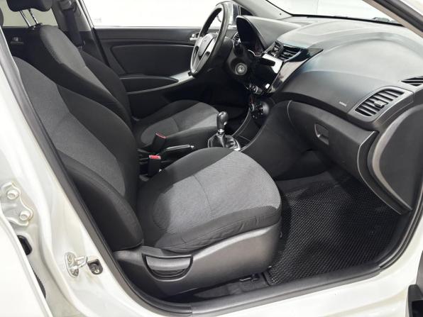 Hyundai Solaris I с пробегом 2014 года, цена 650 000 рублей, 193609 км, седан, Автокод Объявления