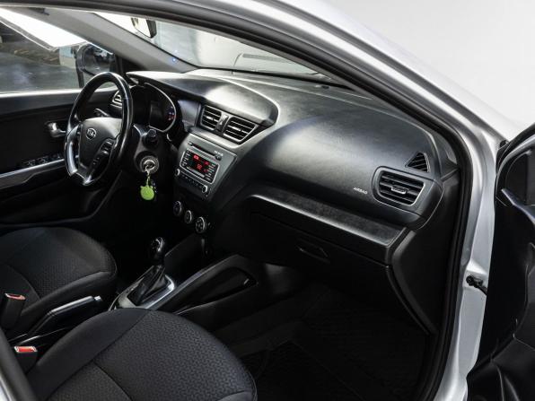Kia Rio III Рестайлинг с пробегом 2015 года, цена 950 000 рублей, 233101 км, седан, Автокод Объявления