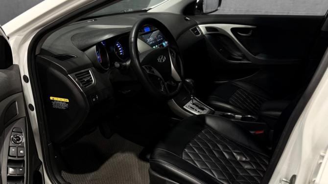 Hyundai Avante V с пробегом 2012 года, цена 750 000 рублей, 289000 км, седан, Автокод Объявления