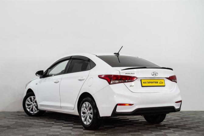 Hyundai Solaris II с пробегом 2018 года, цена 719 000 рублей, 217600 км, седан, Автокод Объявления