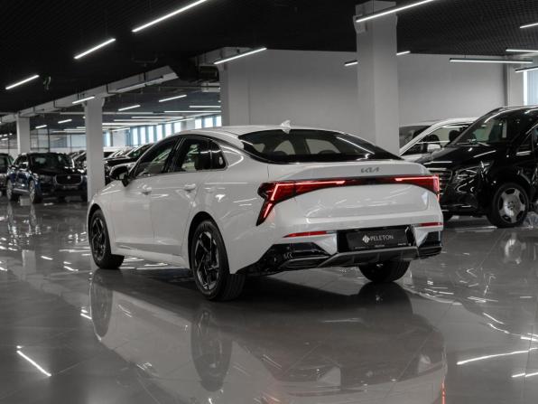 Kia K5 III Рестайлинг с пробегом 2026 года, цена 4 700 000 рублей, 11 км, седан, Автокод Объявления