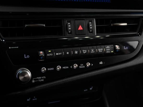 Lexus ES VII Рестайлинг с пробегом 2021 года, цена 3 919 000 рублей, 101495 км, седан, Автокод Объявления