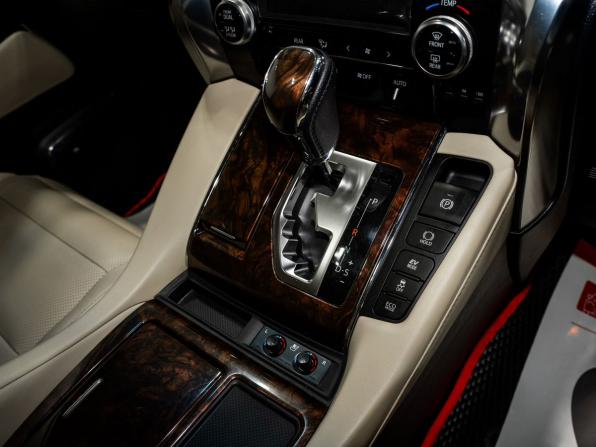Toyota Alphard III Рестайлинг с пробегом 2018 года, цена 3 765 000 рублей, 200613 км, минивэн, Автокод Объявления