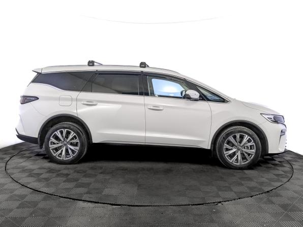 Geely Jiaji I Рестайлинг с пробегом 2024 года, цена 2 700 000 рублей, 9565 км, минивэн, Автокод Объявления
