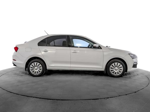 Skoda Rapid II с пробегом 2022 года, цена 1 600 000 рублей, 93487 км, лифтбек, Автокод Объявления