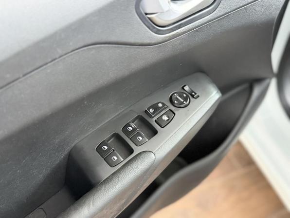 Hyundai Solaris II Рестайлинг с пробегом 2020 года, цена 1 294 000 рублей, 177012 км, седан, Автокод Объявления