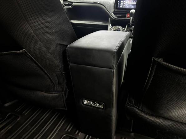 Toyota Noah III (R80) Рестайлинг с пробегом 2017 года, цена 1 949 000 рублей, 162000 км, минивэн, Автокод Объявления