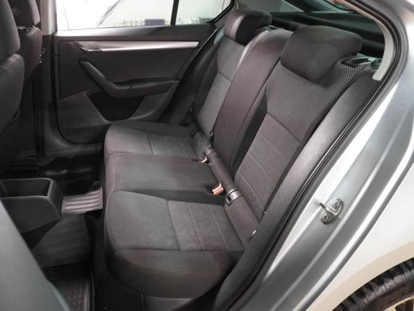 Skoda Octavia III (A7) с пробегом 2014 года, цена 899 000 рублей, 240300 км, лифтбек, Автокод Объявления