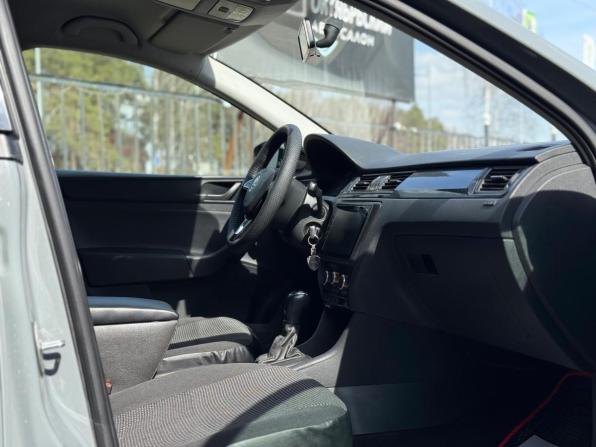 Skoda Rapid I с пробегом 2015 года, цена 1 049 000 рублей, 121272 км, лифтбек, Автокод Объявления