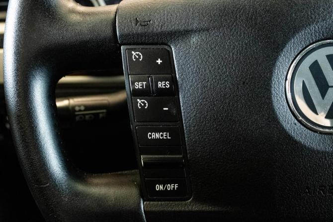 Volkswagen Touareg I Рестайлинг с пробегом 2008 года, цена 1 208 000 рублей, 280341 км, внедорожник, Автокод Объявления