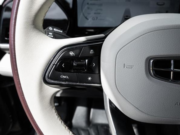 Geely Monjaro I с пробегом 2023 года, цена 3 310 000 рублей, 85354 км, внедорожник, Автокод Объявления