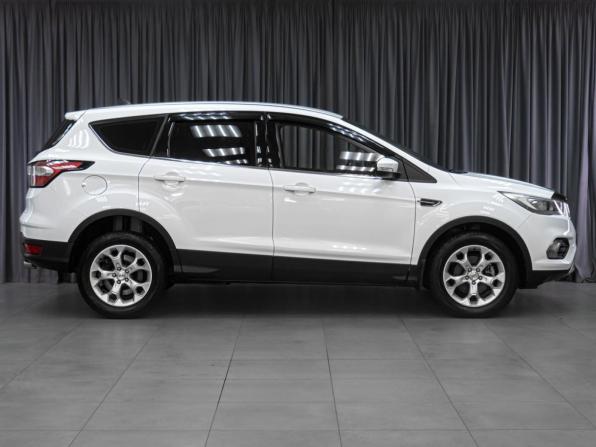 Ford Kuga II Рестайлинг с пробегом 2018 года, цена 1 699 000 рублей, 183036 км, внедорожник, Автокод Объявления