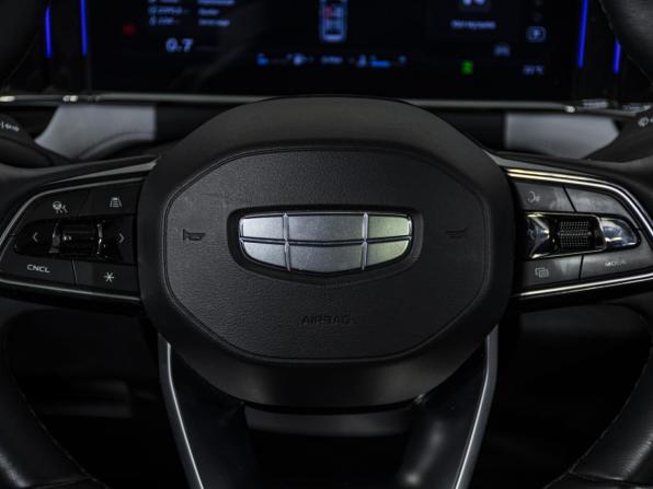 Geely Atlas II с пробегом 2024 года, цена 2 700 000 рублей, 23900 км, внедорожник, Автокод Объявления