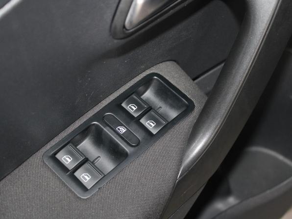 Volkswagen Polo V Рестайлинг с пробегом 2018 года, цена 1 039 900 рублей, 185845 км, седан, Автокод Объявления