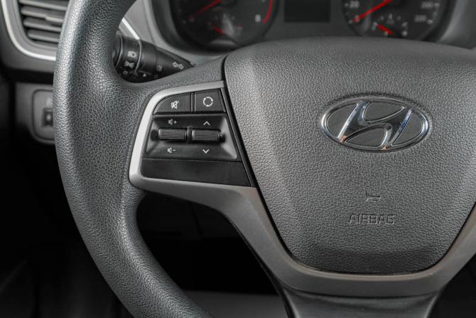 Hyundai Solaris II с пробегом 2017 года, цена 1 489 000 рублей, 111500 км, седан, Автокод Объявления