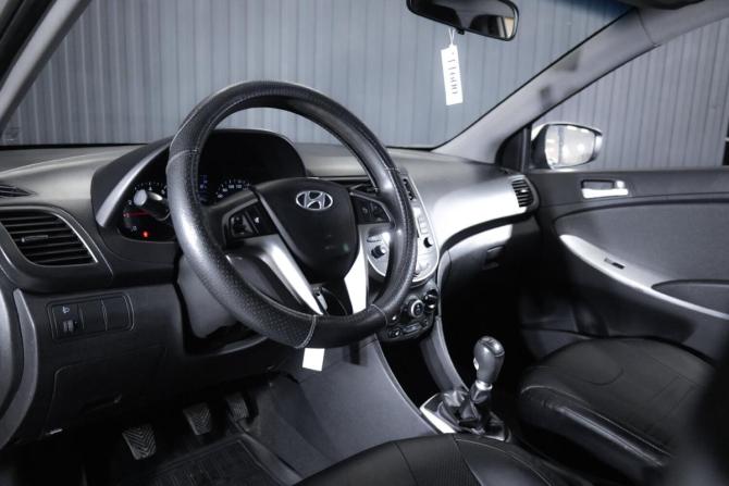 Hyundai Solaris I с пробегом 2012 года, цена 665 000 рублей, 242543 км, седан, Автокод Объявления