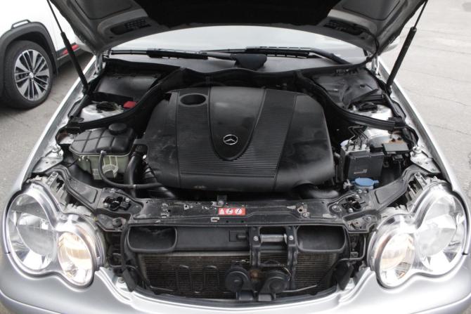 Mercedes-Benz C-Класс II (W203) Рестайлинг с пробегом 2006 года, цена 990 000 рублей, 427066 км, седан, Автокод Объявления