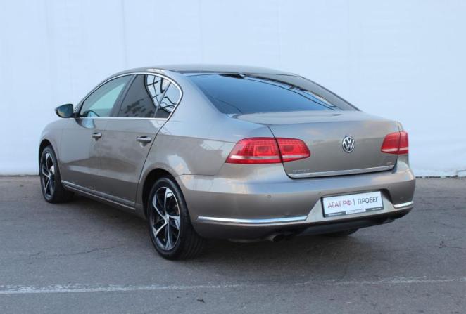 Volkswagen Passat B7 с пробегом 2011 года, цена 830 000 рублей, 243342 км, седан, Автокод Объявления