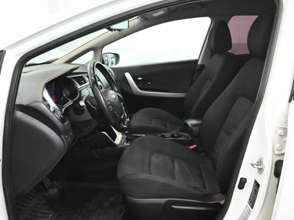Kia Ceed II Рестайлинг с пробегом 2017 года, цена 1 250 000 рублей, 181934 км, хэтчбек, Автокод Объявления