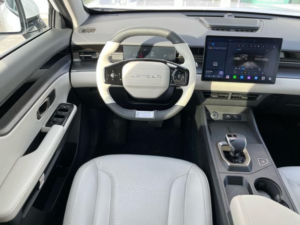 JETOUR DASHING I с пробегом 2023 года, цена 1 850 000 рублей, 32000 км, внедорожник, Автокод Объявления