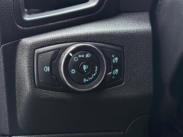 Ford EcoSport II Рестайлинг с пробегом 2018 года, цена 1 350 000 рублей, 61833 км, внедорожник, Автокод Объявления
