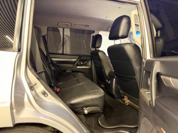 Mitsubishi Pajero IV Рестайлинг 1 с пробегом 2011 года, цена 1 600 000 рублей, 301938 км, внедорожник, Автокод Объявления