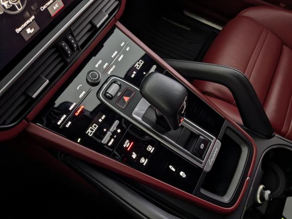 Porsche Cayenne III с пробегом 2018 года, цена 4 590 000 рублей, 250263 км, внедорожник, Автокод Объявления