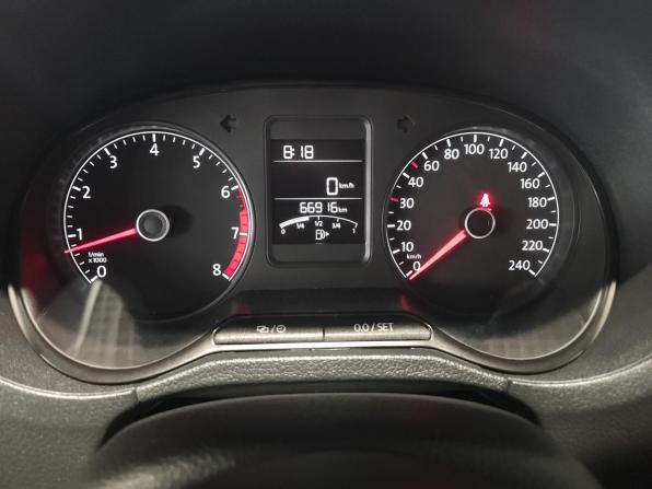 Volkswagen Polo V Рестайлинг с пробегом 2015 года, цена 1 149 000 рублей, 66916 км, седан, Автокод Объявления