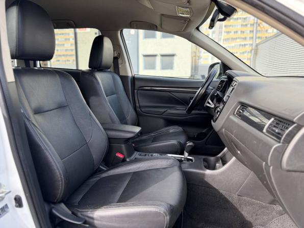 Mitsubishi Outlander III Рестайлинг 2 с пробегом 2015 года, цена 1 295 000 рублей, 275000 км, внедорожник, Автокод Объявления