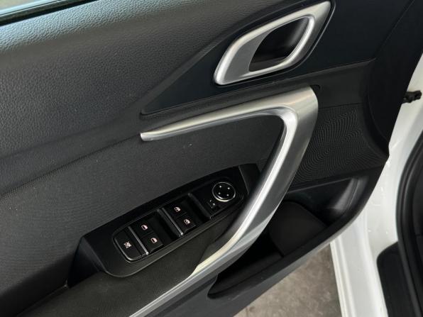 Kia Ceed III с пробегом 2021 года, цена 2 100 000 рублей, 60401 км, универсал, Автокод Объявления