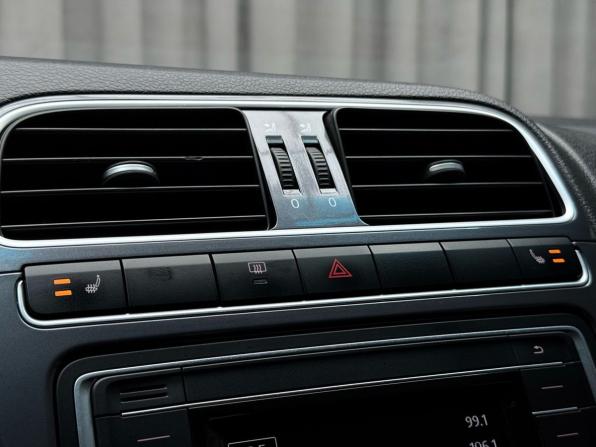 Volkswagen Polo V Рестайлинг с пробегом 2019 года, цена 1 349 000 рублей, 78000 км, седан, Автокод Объявления
