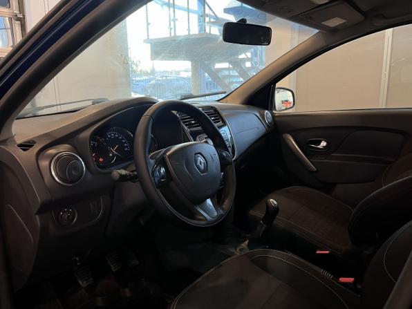 Renault Logan II с пробегом 2015 года, цена 470 000 рублей, 293550 км, седан, Автокод Объявления