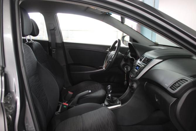 Hyundai Solaris I Рестайлинг с пробегом 2015 года, цена 799 000 рублей, 212000 км, седан, Автокод Объявления