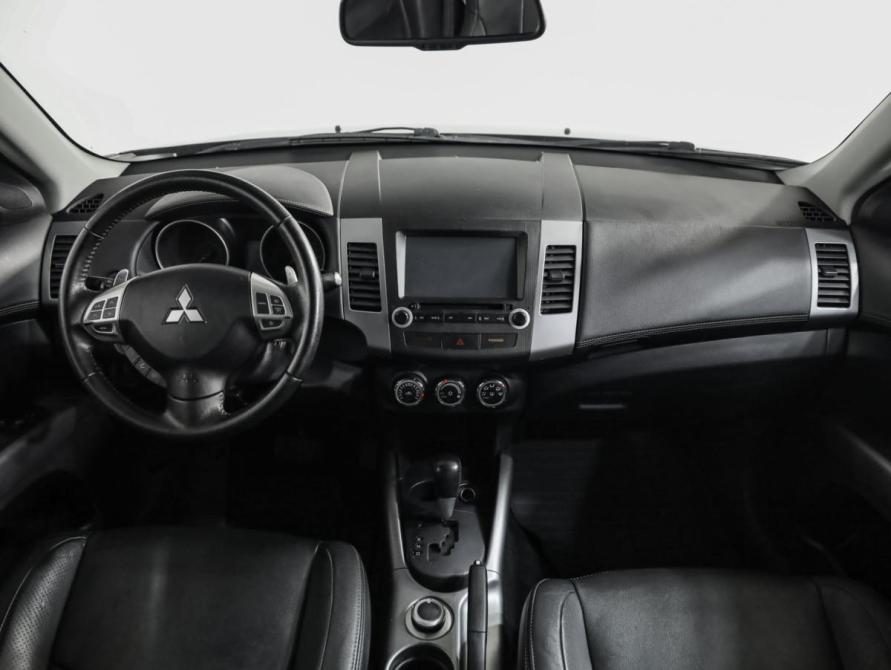 Mitsubishi Outlander II Рестайлинг Санкт-Петербург  - изображение 10