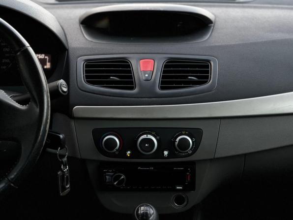 Renault Fluence I с пробегом 2011 года, цена 489 000 рублей, 205250 км, седан, Автокод Объявления