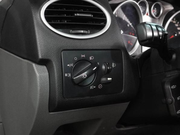 Ford Focus II Рестайлинг с пробегом 2008 года, цена 589 000 рублей, 387386 км, седан, Автокод Объявления