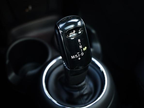 Mini Hatch III (F55/F56) Рестайлинг с пробегом 2020 года, цена 2 399 000 рублей, 82000 км, хэтчбек, Автокод Объявления